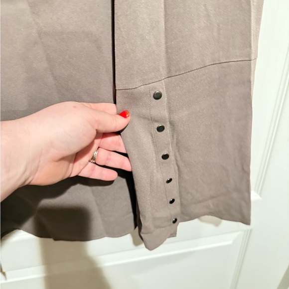 BCBG Laycie blouse. NWT - Picture 3 of 9